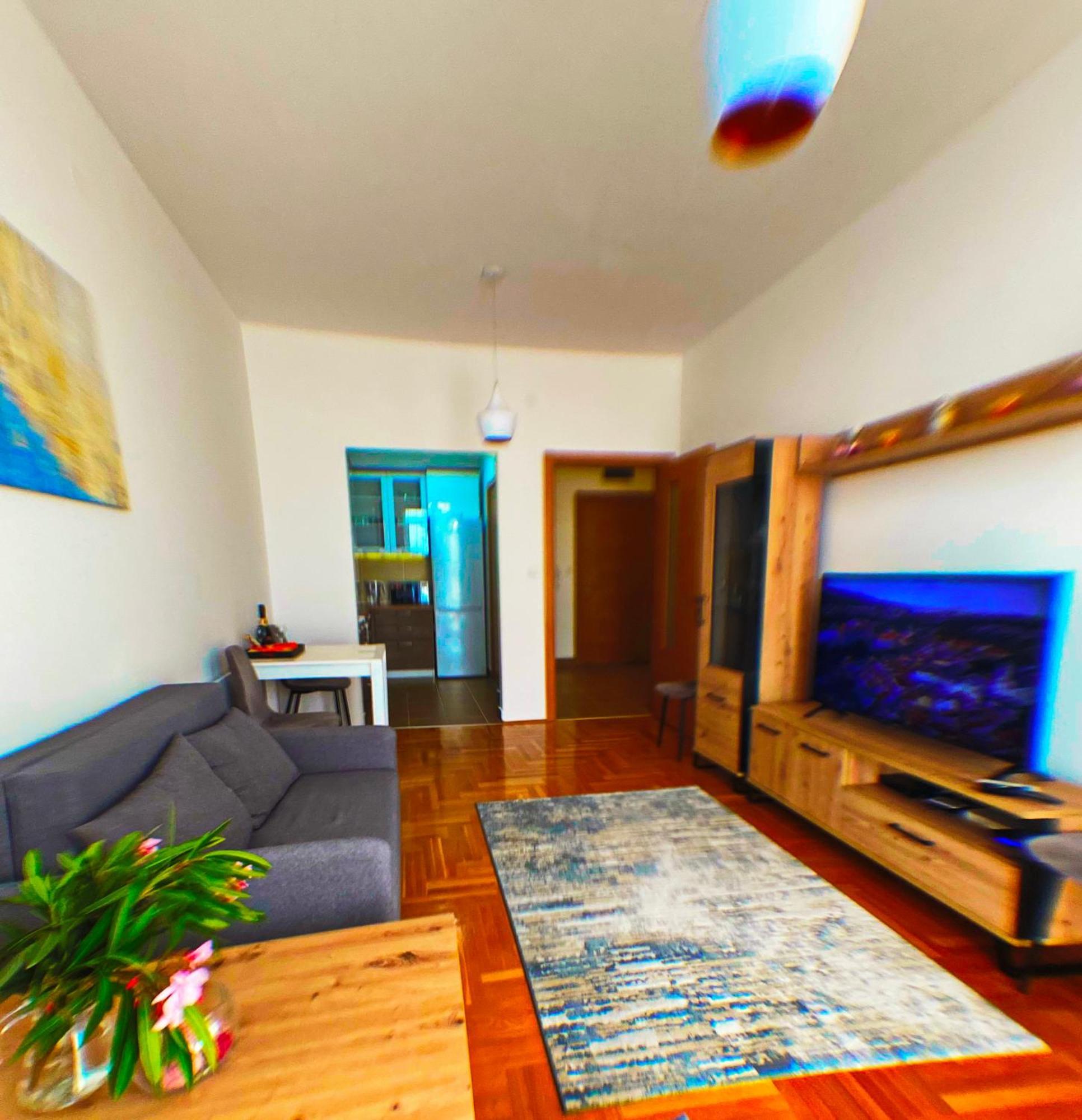 Apartment Sova Tivat Eksteriør bilde